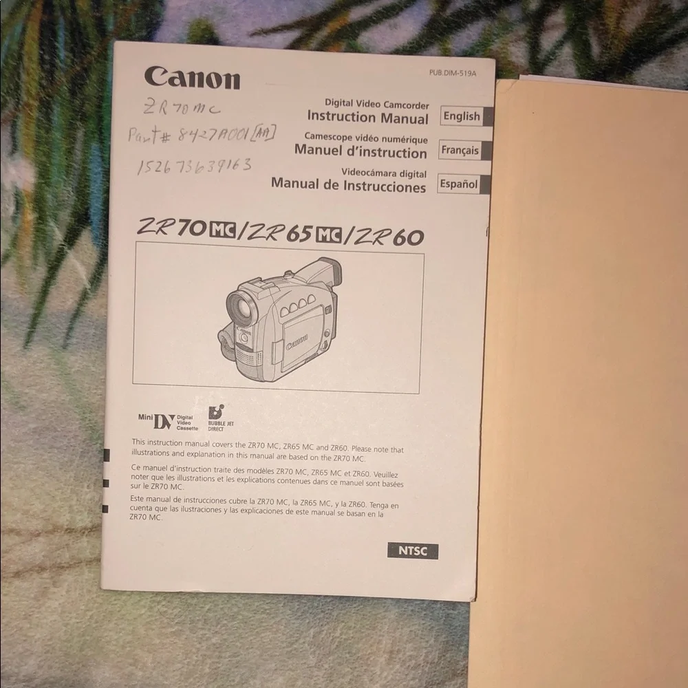 Canon Gray Digital Camcorder video camera NTSE ZR70 MC vintage